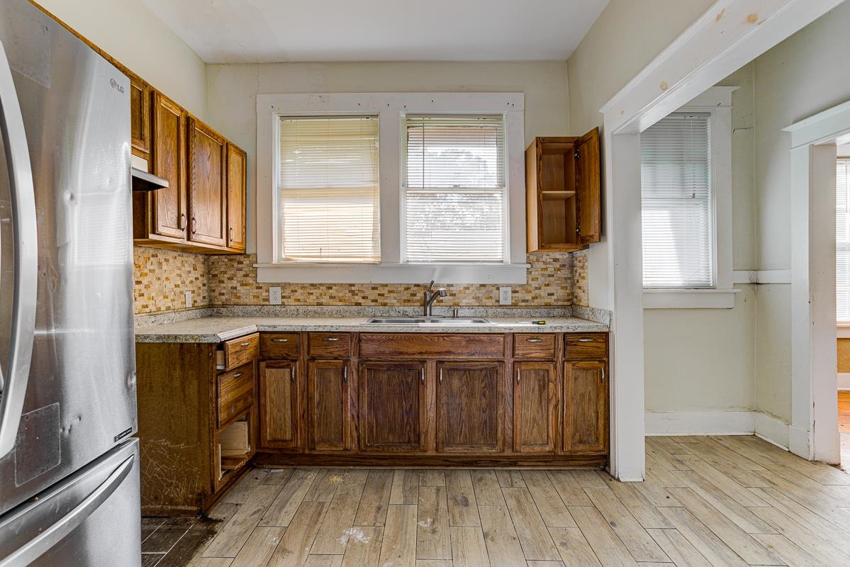 1371 S Parkway St E Property Photo 5