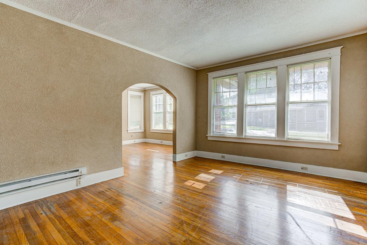 1371 S Parkway St E Property Photo 11