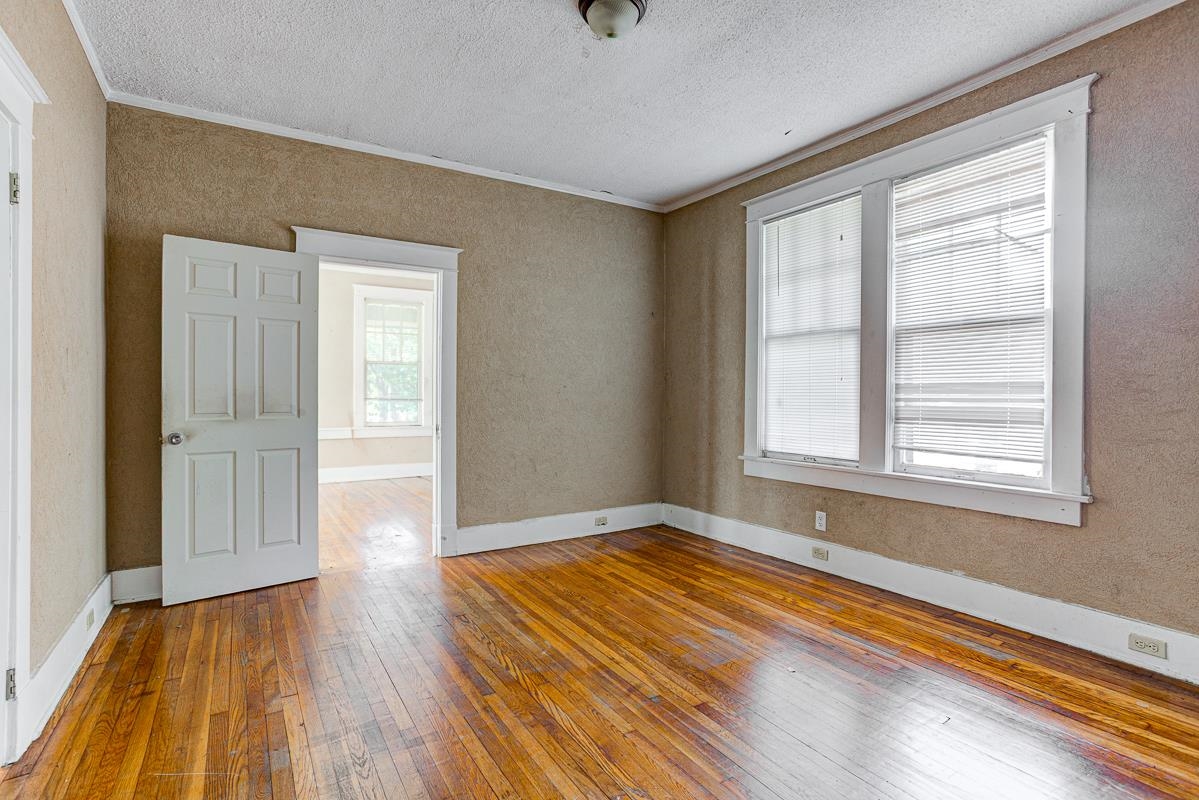 1371 S Parkway St E Property Photo 12