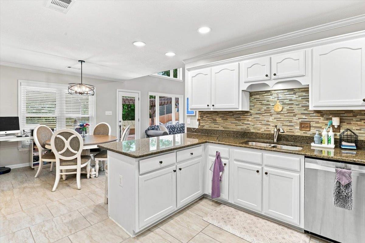 12188 Preserve Woods Cv Property Photo 7