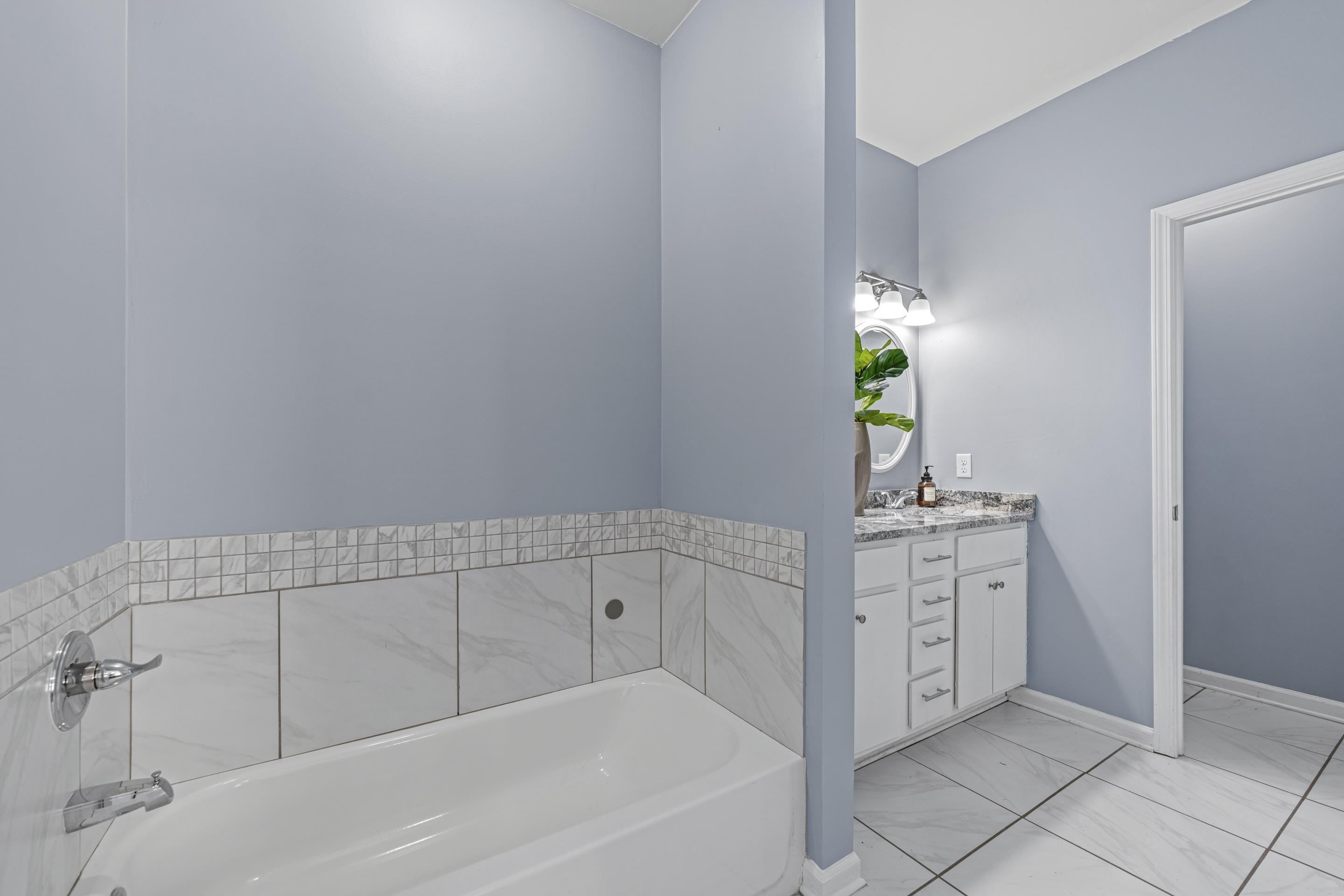 4725 Addington Dr Property Photo 14