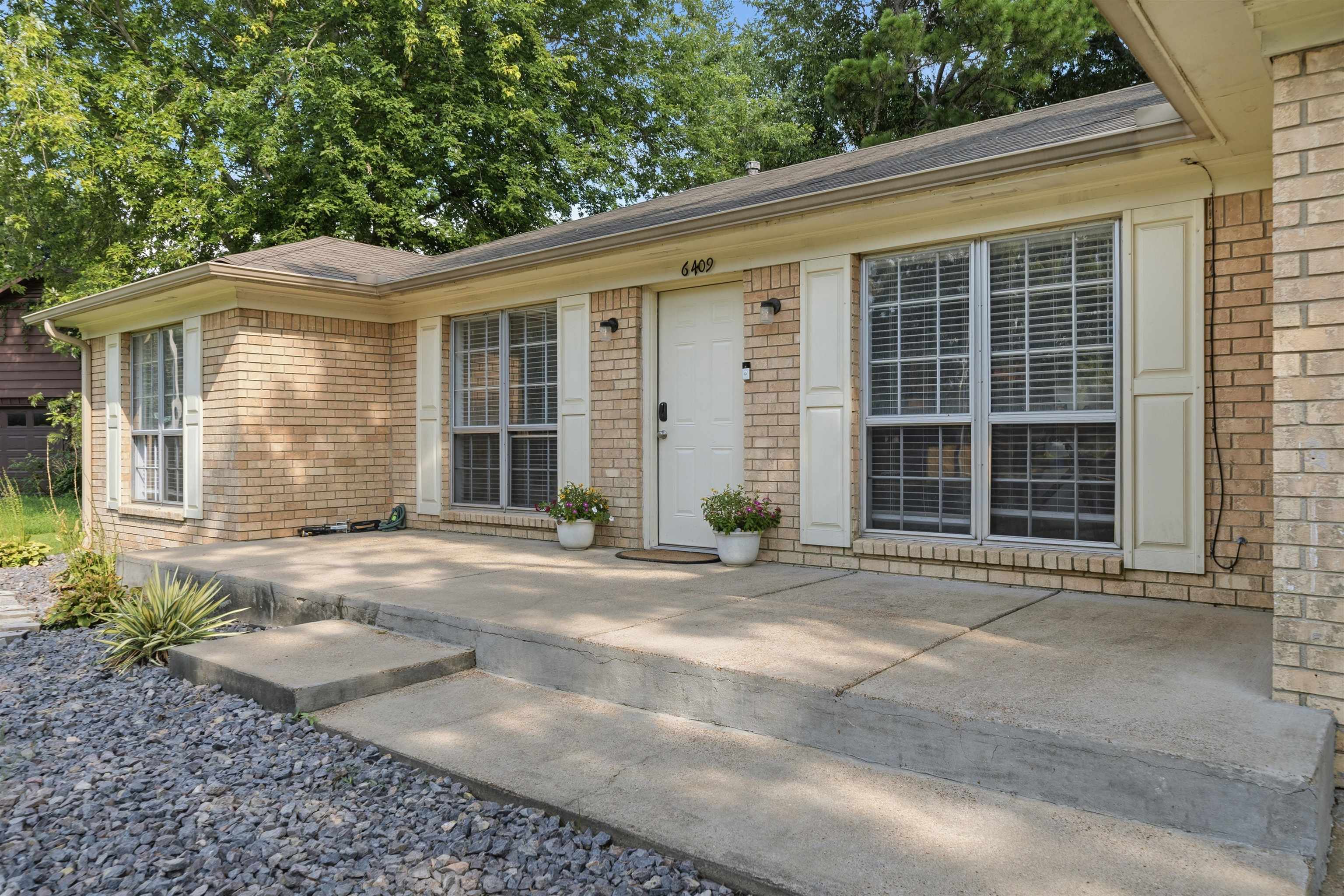 6409 Gillham Dr Property Photo 3