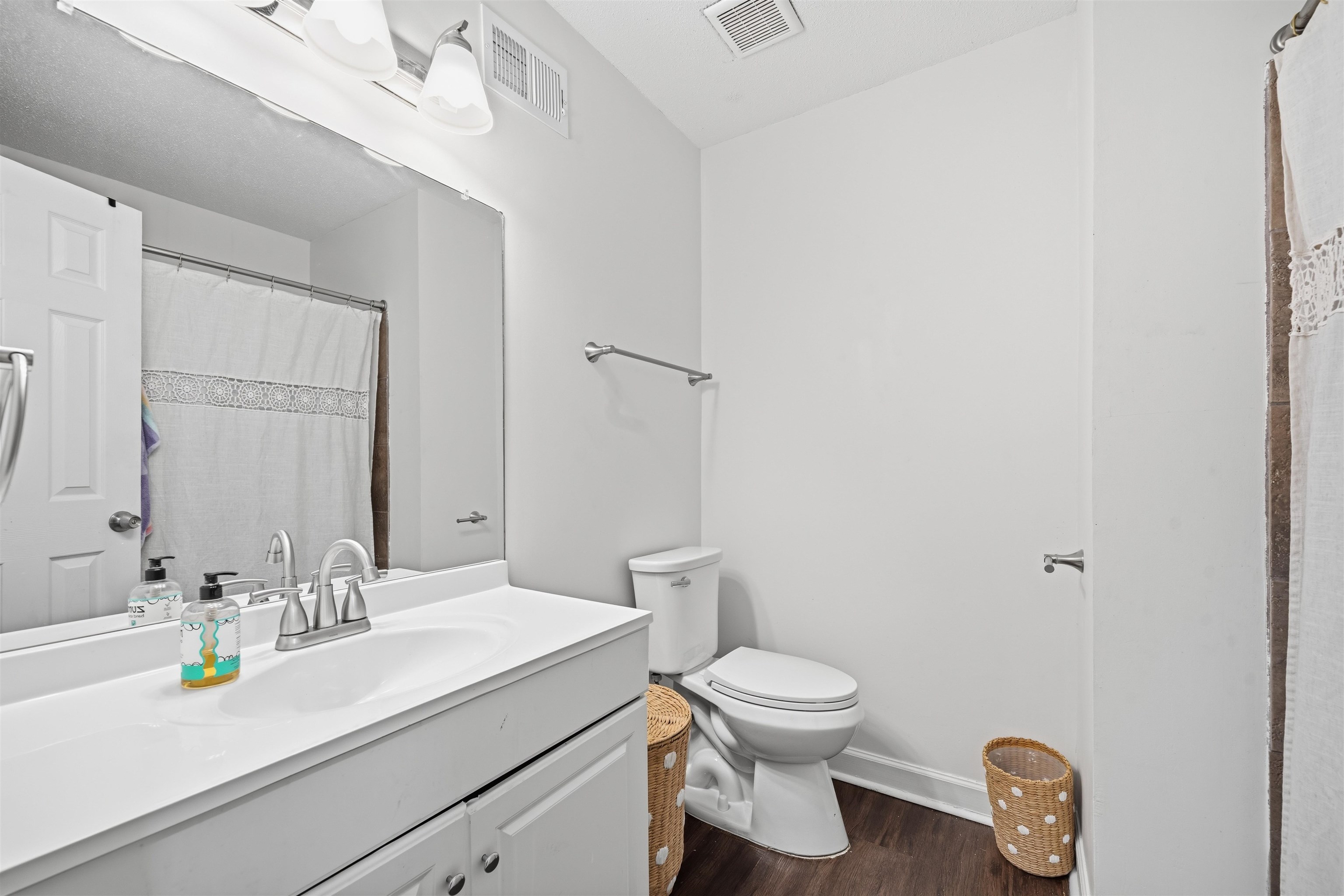 6409 Gillham Dr Property Photo 16