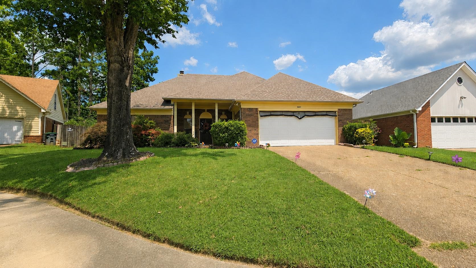 6652 BOYLSTON DR Property Photo 1