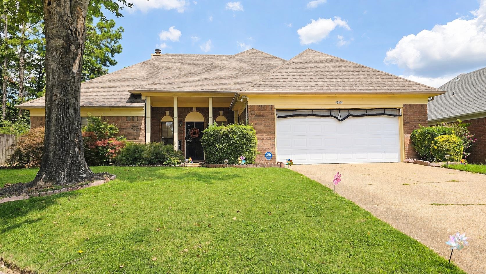 6652 Boylston Dr Property Photo 2