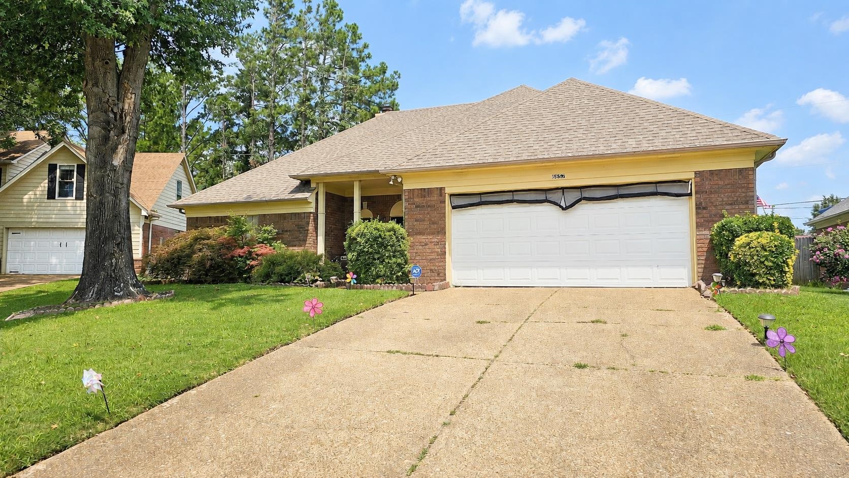 6652 Boylston Dr Property Photo 3