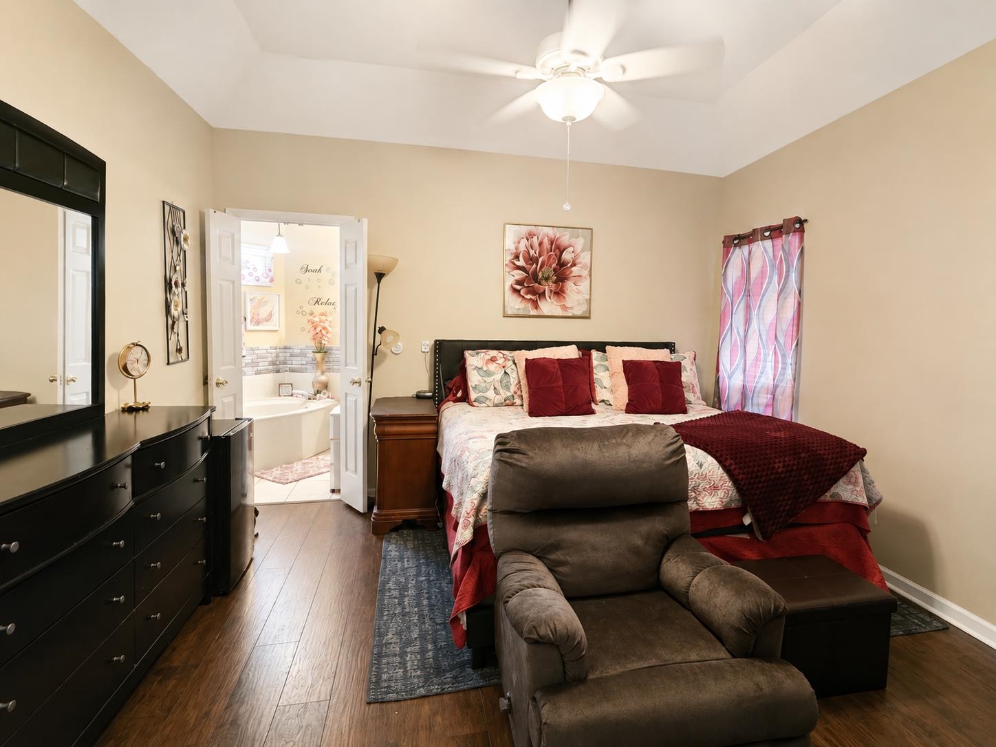 6652 Boylston Dr Property Photo 14