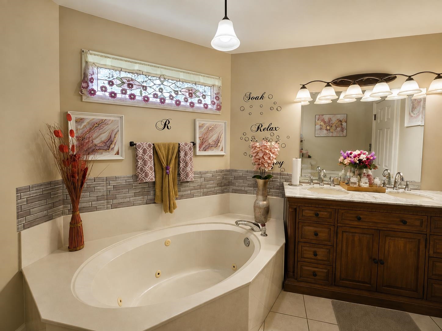 6652 Boylston Dr Property Photo 15