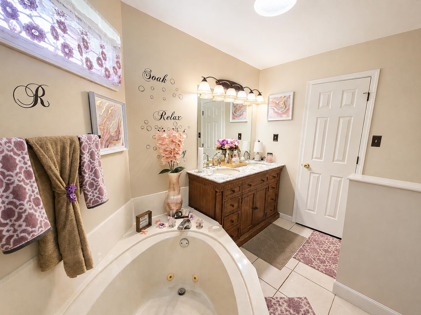6652 Boylston Dr Property Photo 17