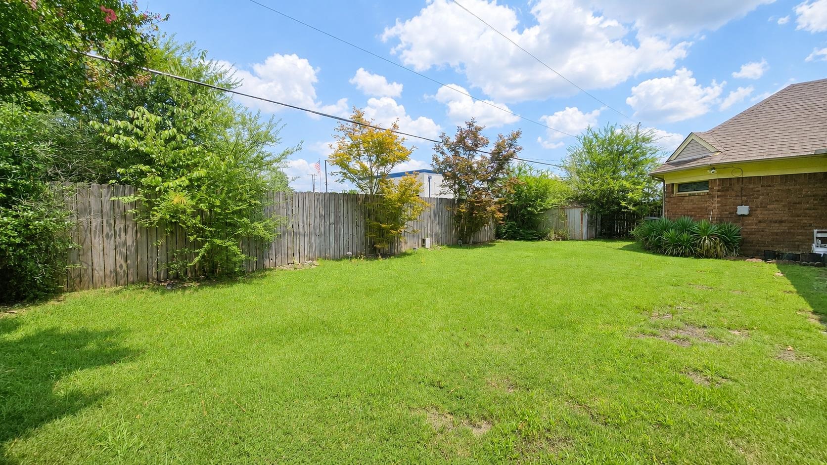 6652 Boylston Dr Property Photo 24
