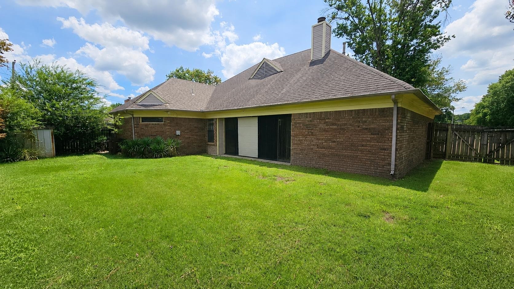 6652 Boylston Dr Property Photo 26