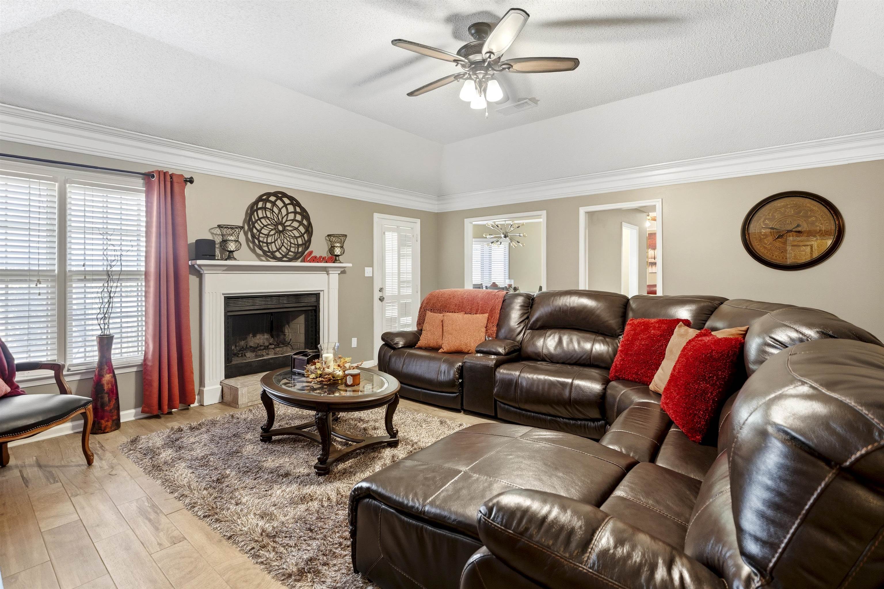 6756 Devenshire Ln Property Photo 4