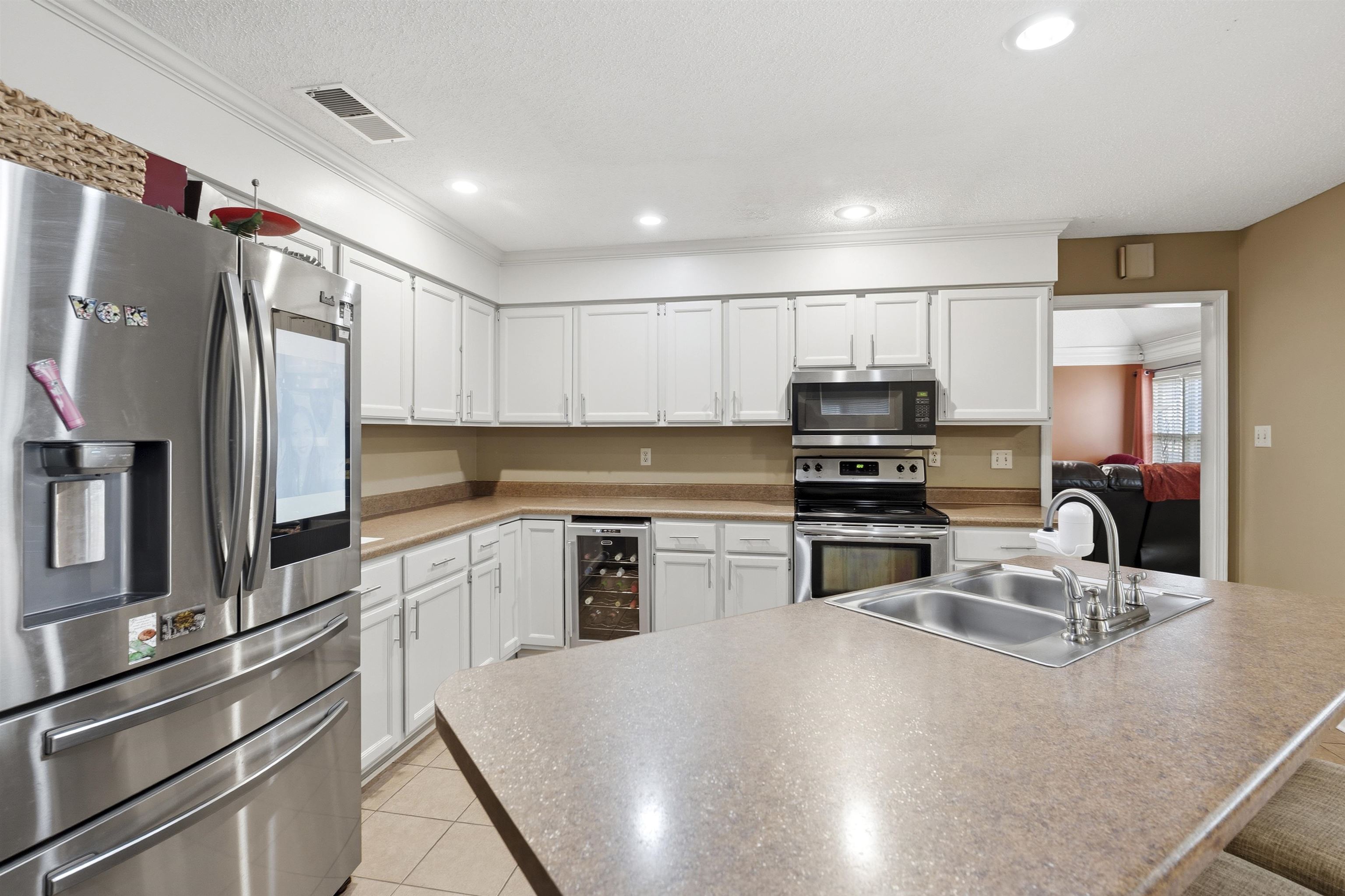 6756 Devenshire Ln Property Photo 11