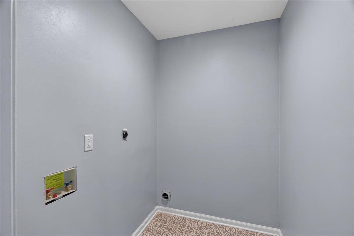 1744 W Holmes Rd Property Photo 17