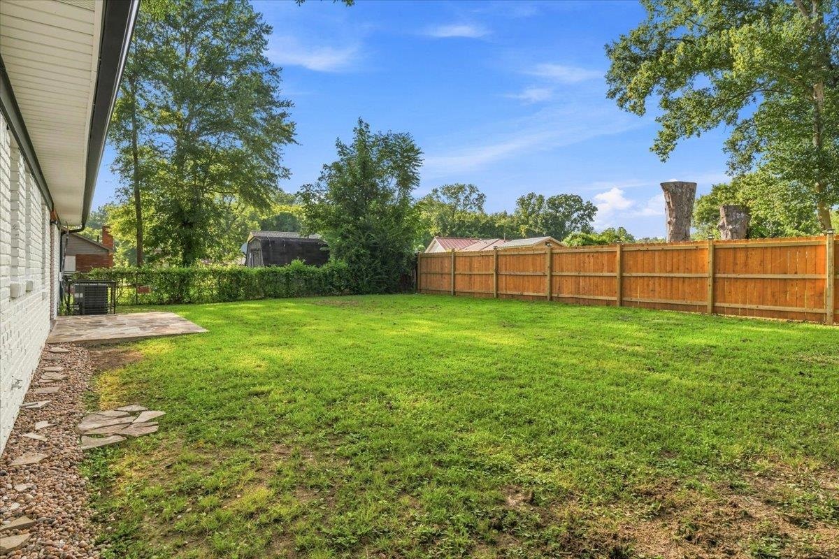 1744 W Holmes Rd Property Photo 18