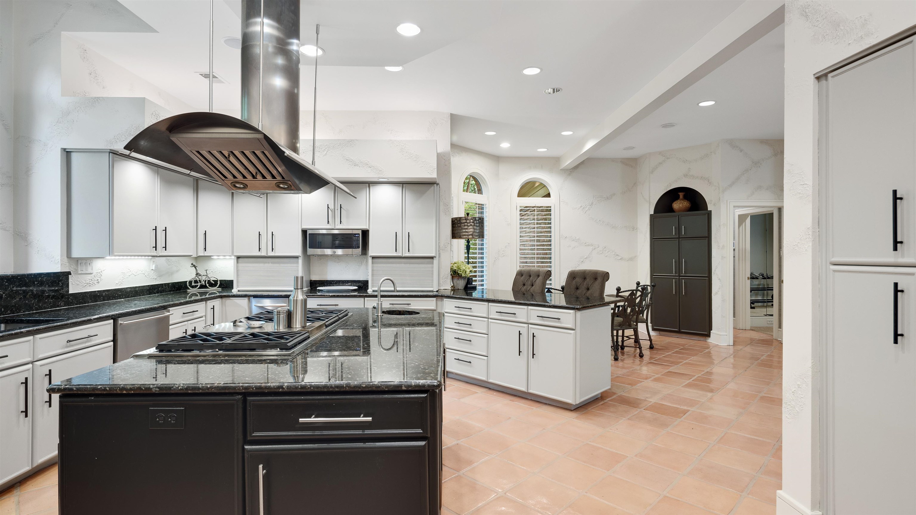 2350 Carters Grove Ln Property Photo 12