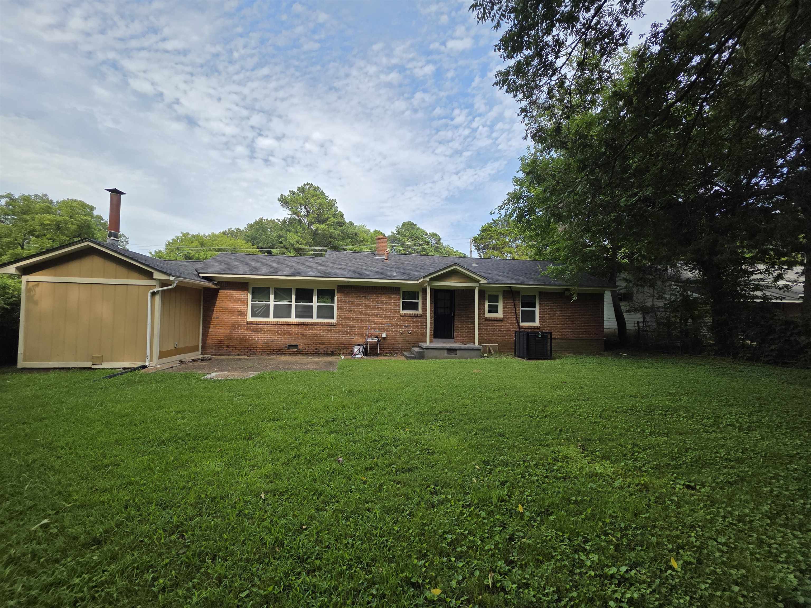 3613 Brookmeade St Property Photo 2