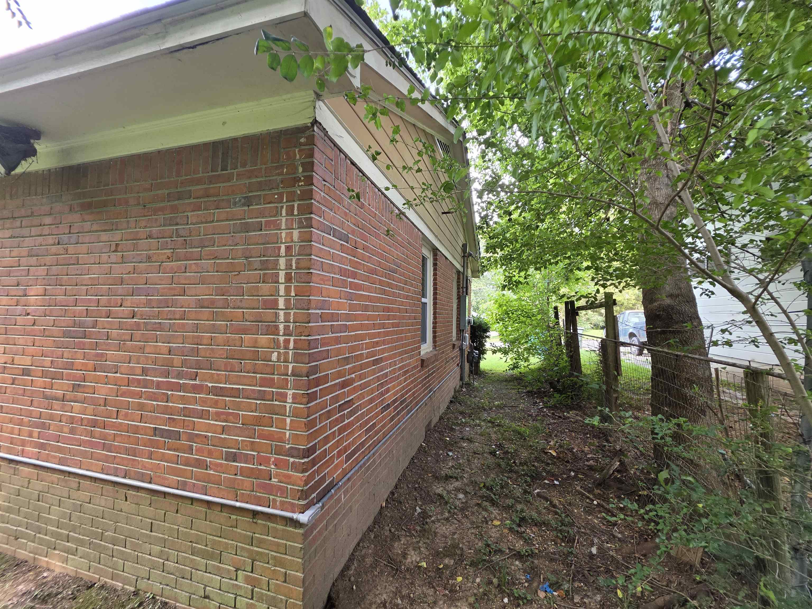 3613 Brookmeade St Property Photo 3