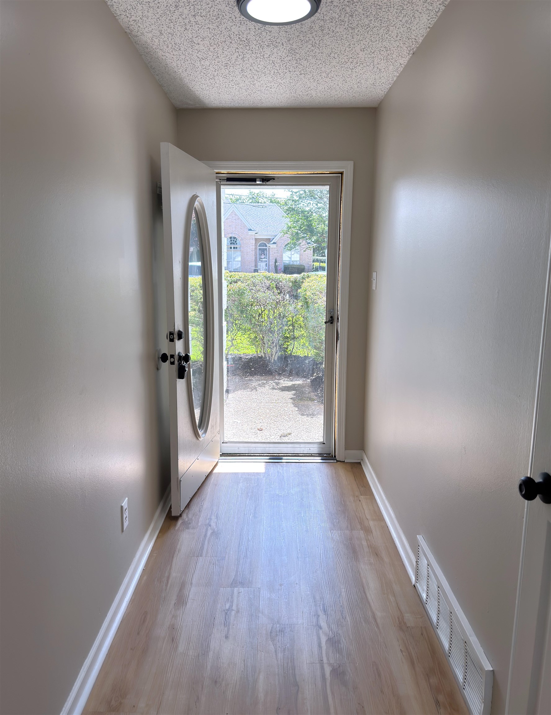 927 Cully Rd Property Photo 3