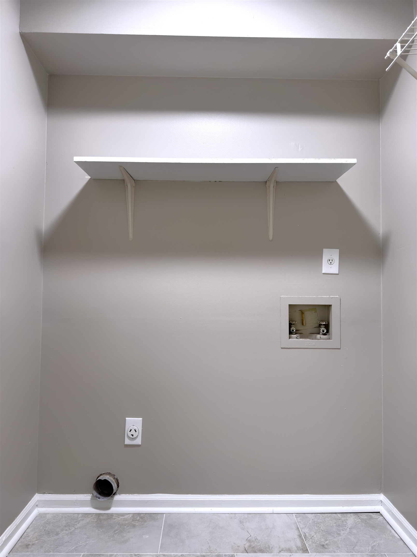 927 Cully Rd Property Photo 24