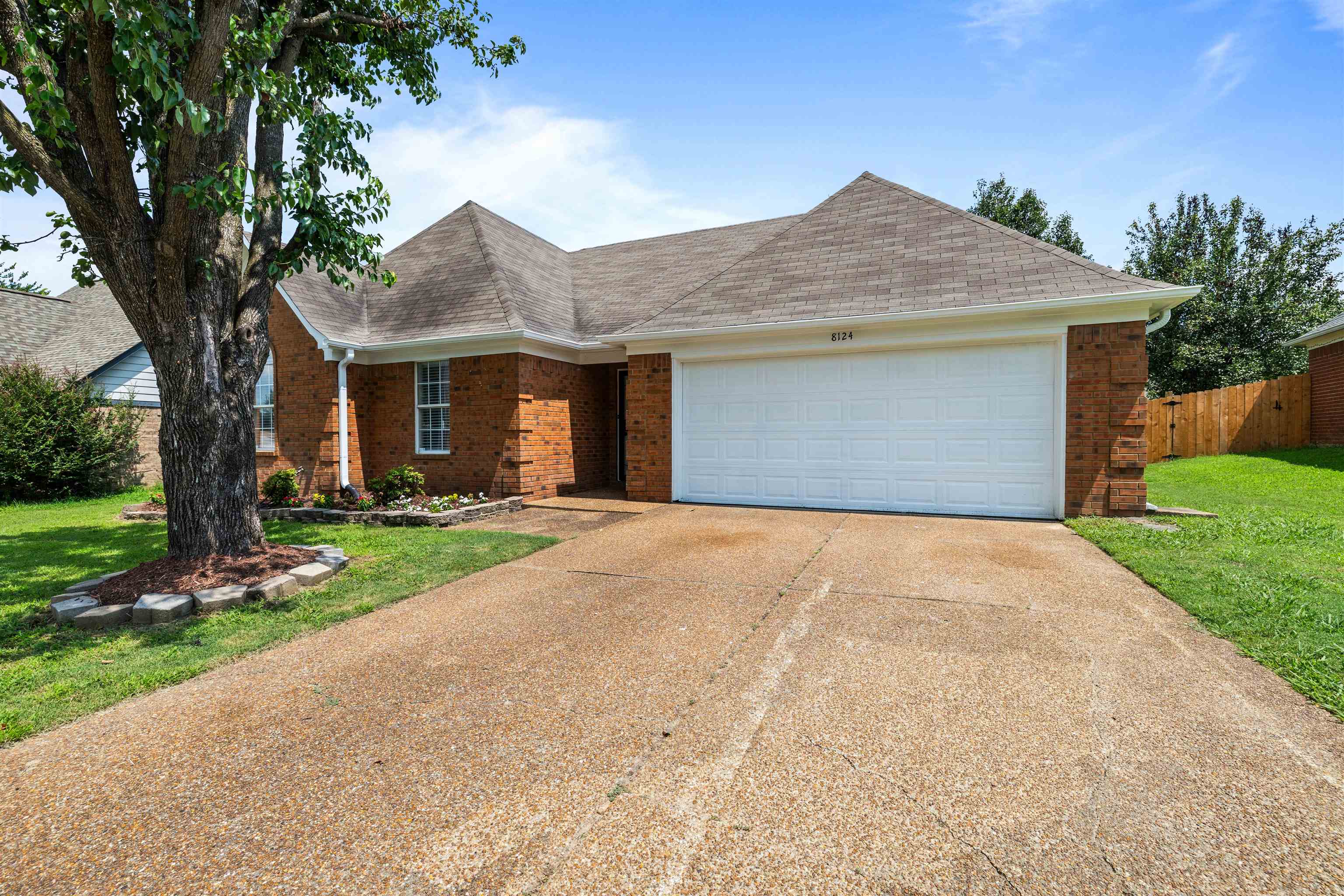 8124 Country Village Dr Property Photo 2