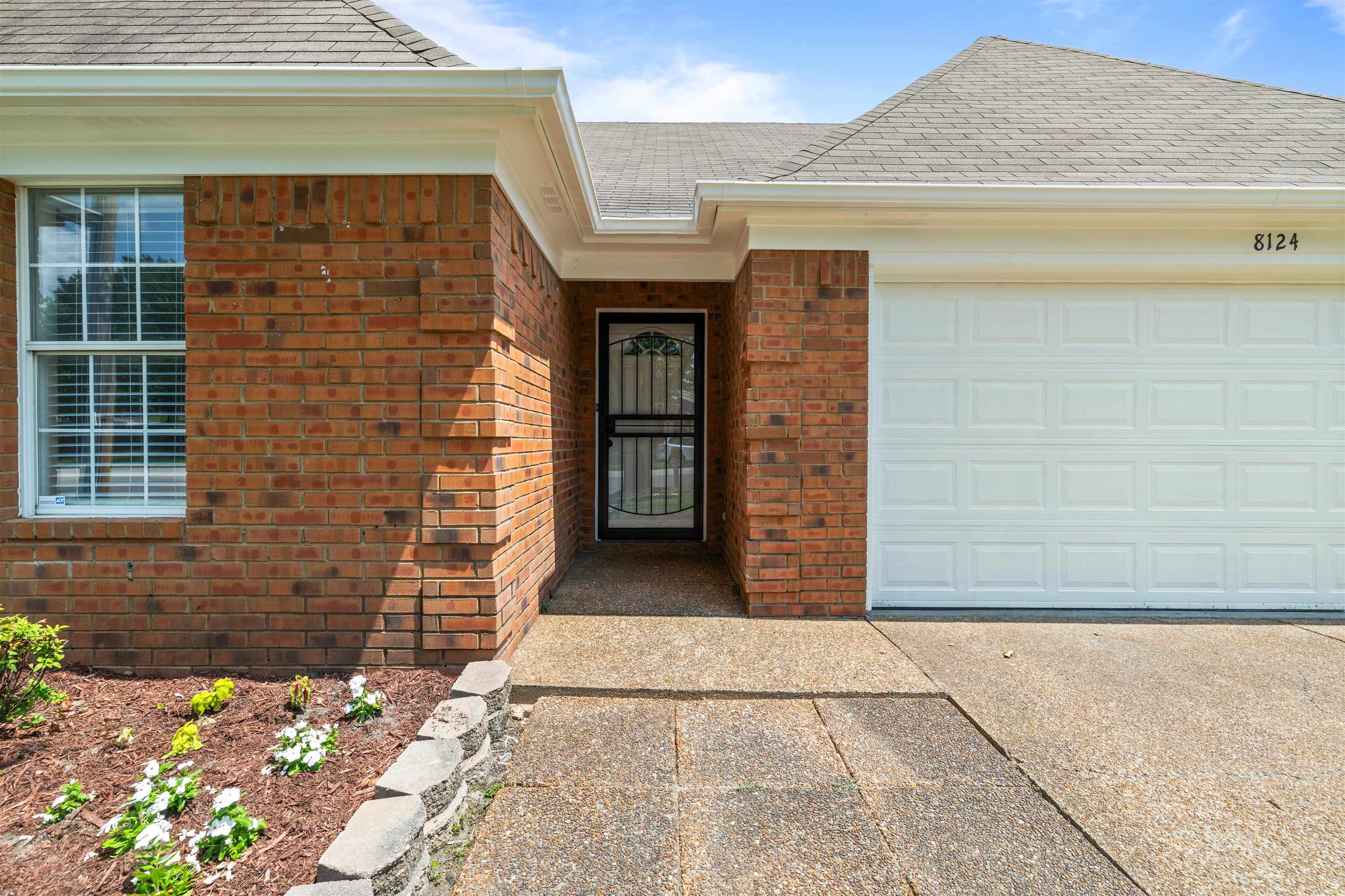 8124 Country Village Dr Property Photo 4