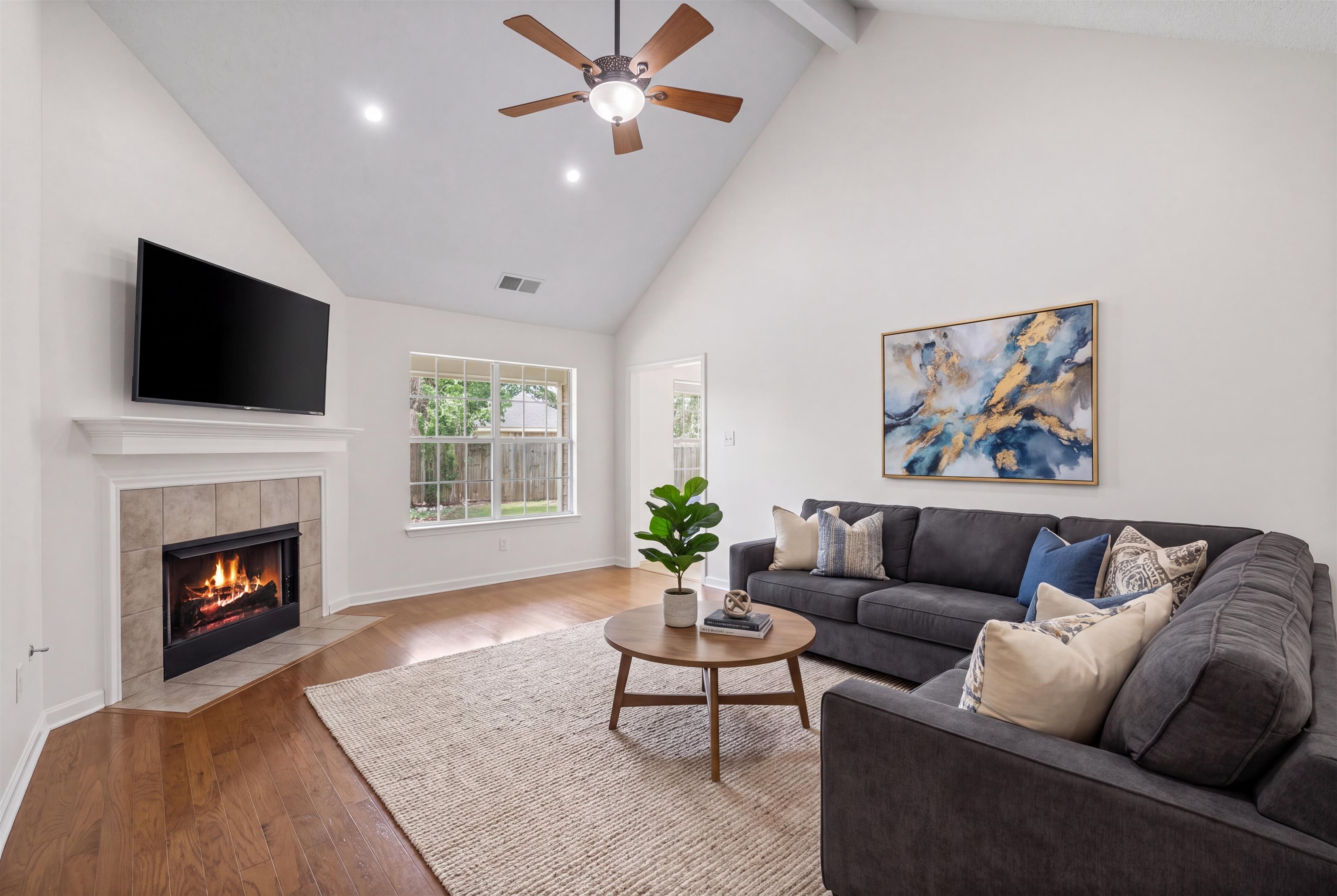 8124 Country Village Dr Property Photo 5