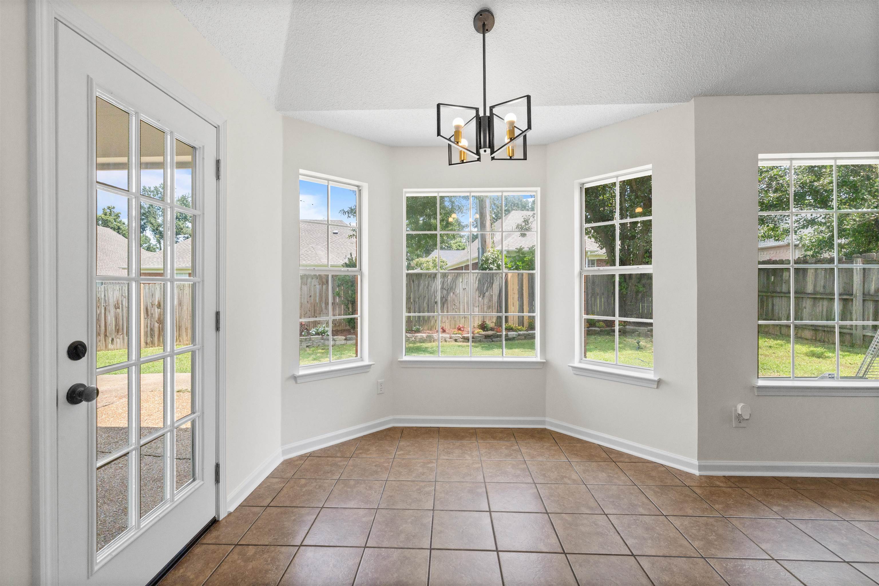 8124 Country Village Dr Property Photo 12