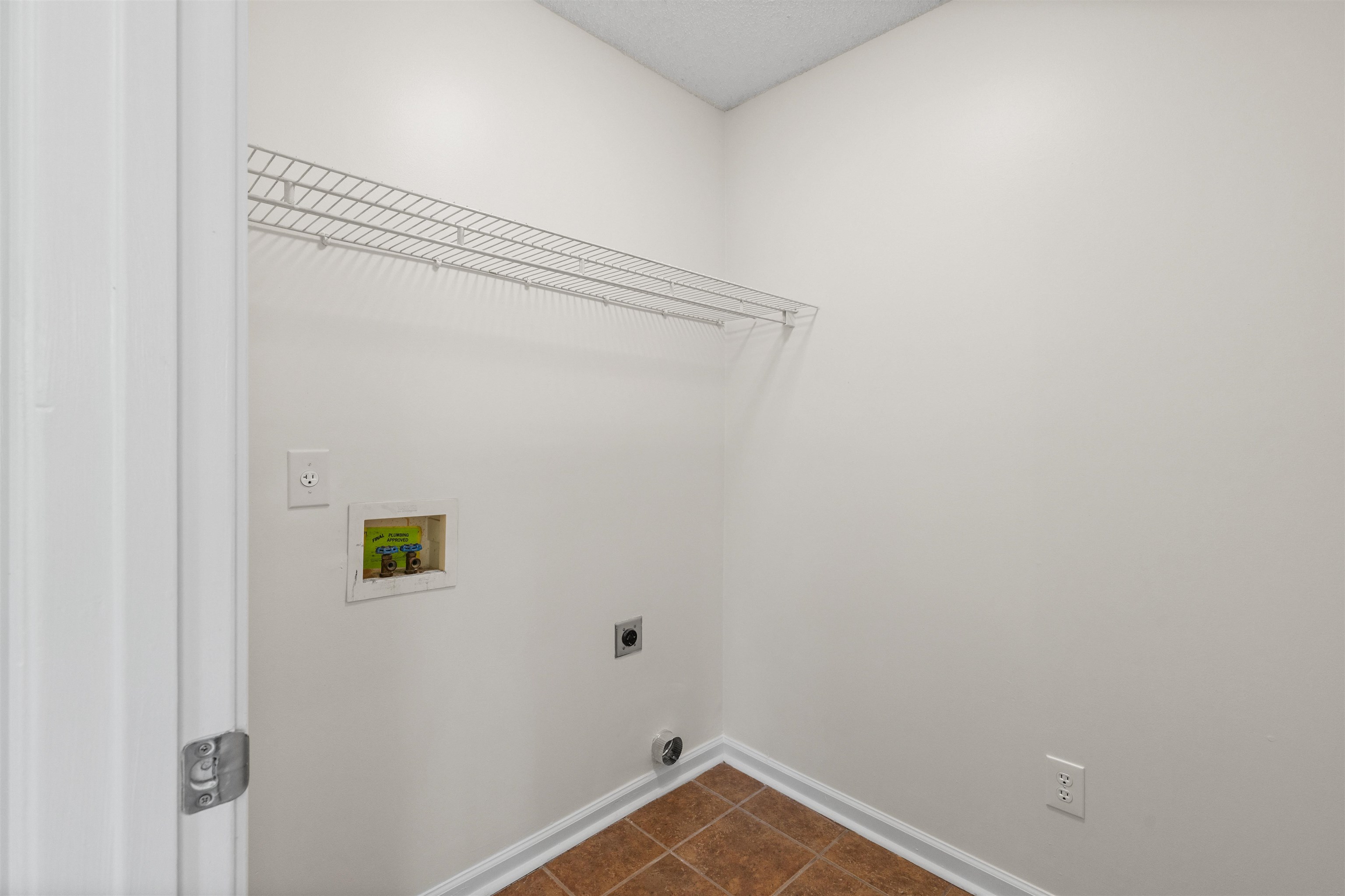 8124 Country Village Dr Property Photo 17