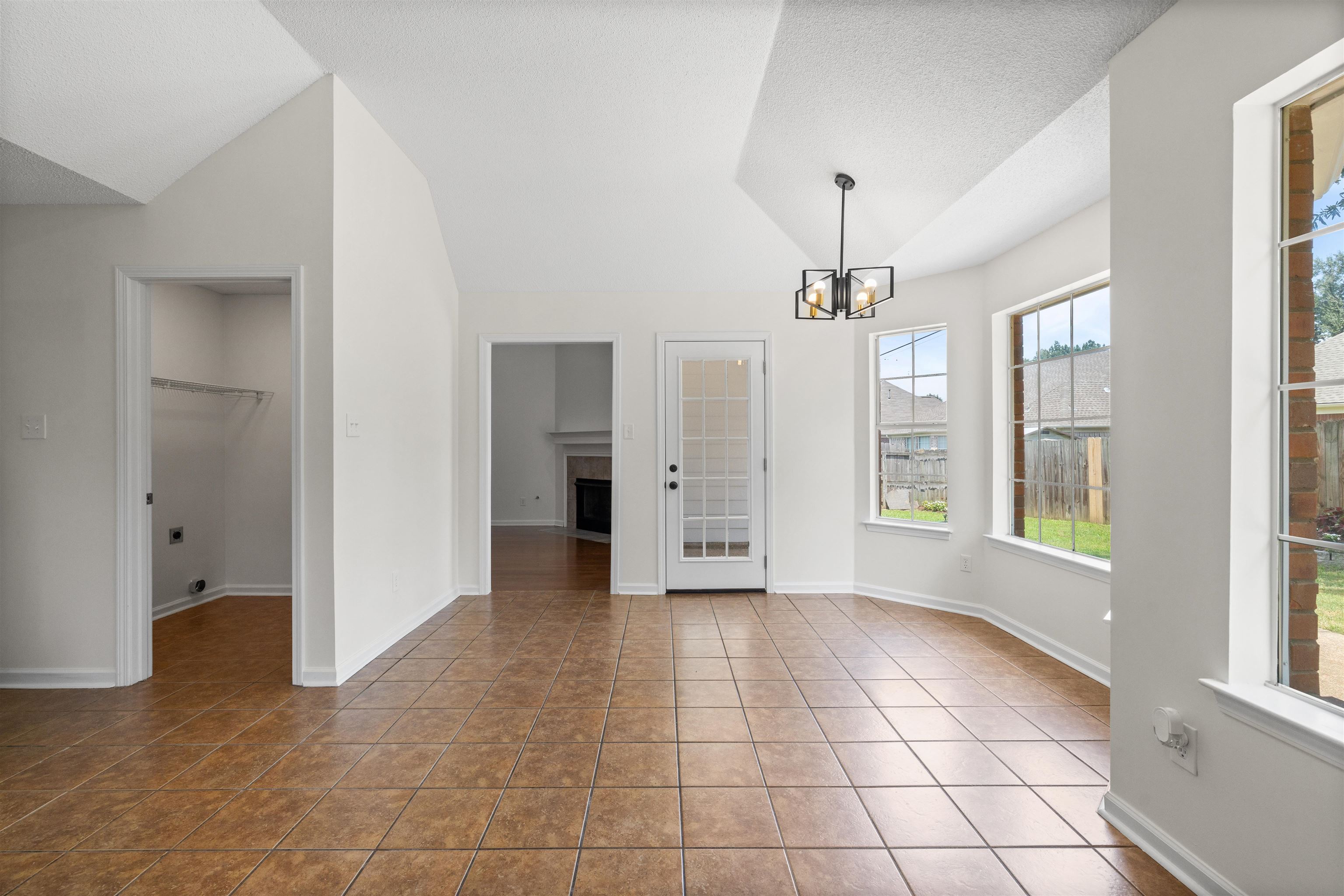 8124 Country Village Dr Property Photo 19
