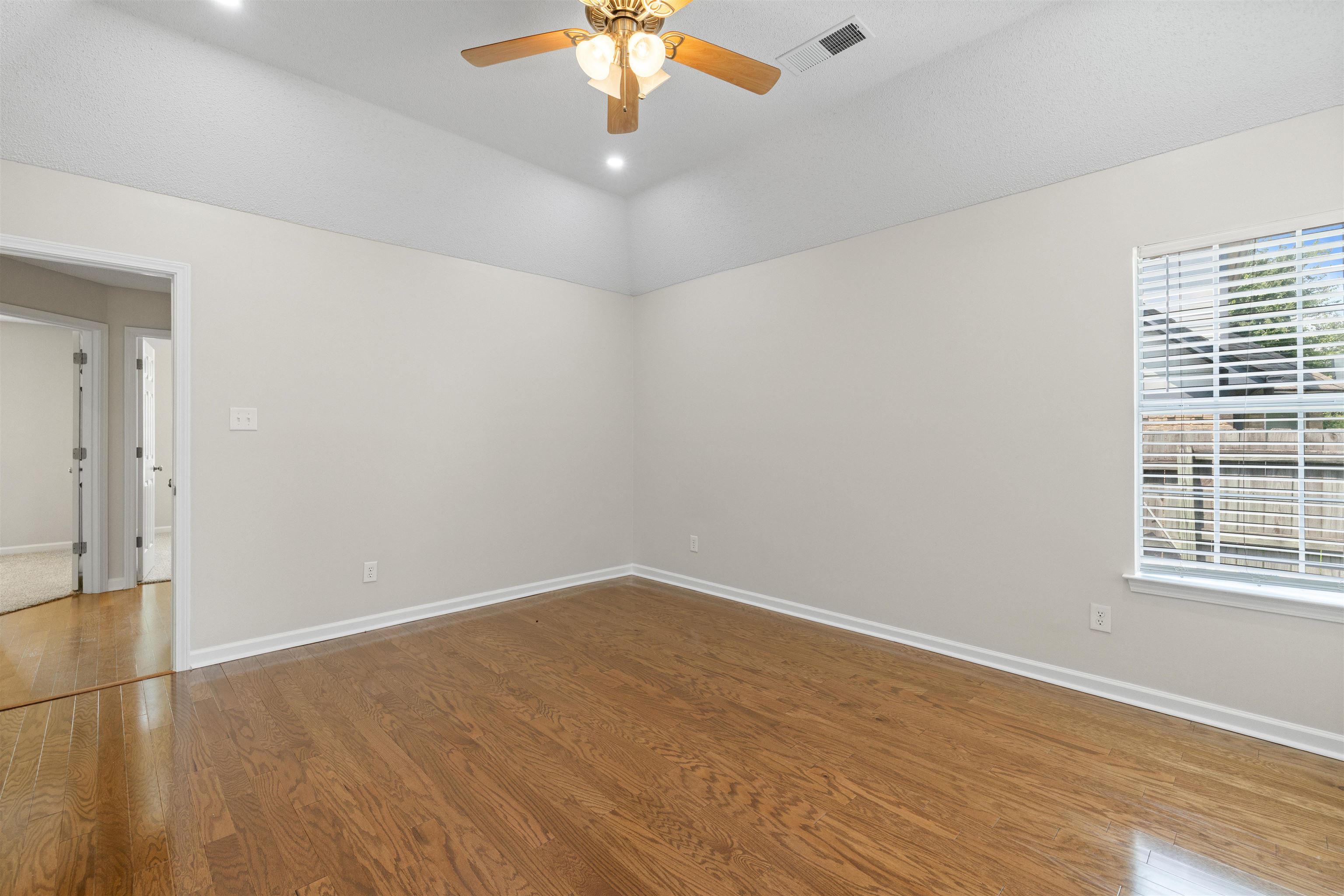 8124 Country Village Dr Property Photo 23