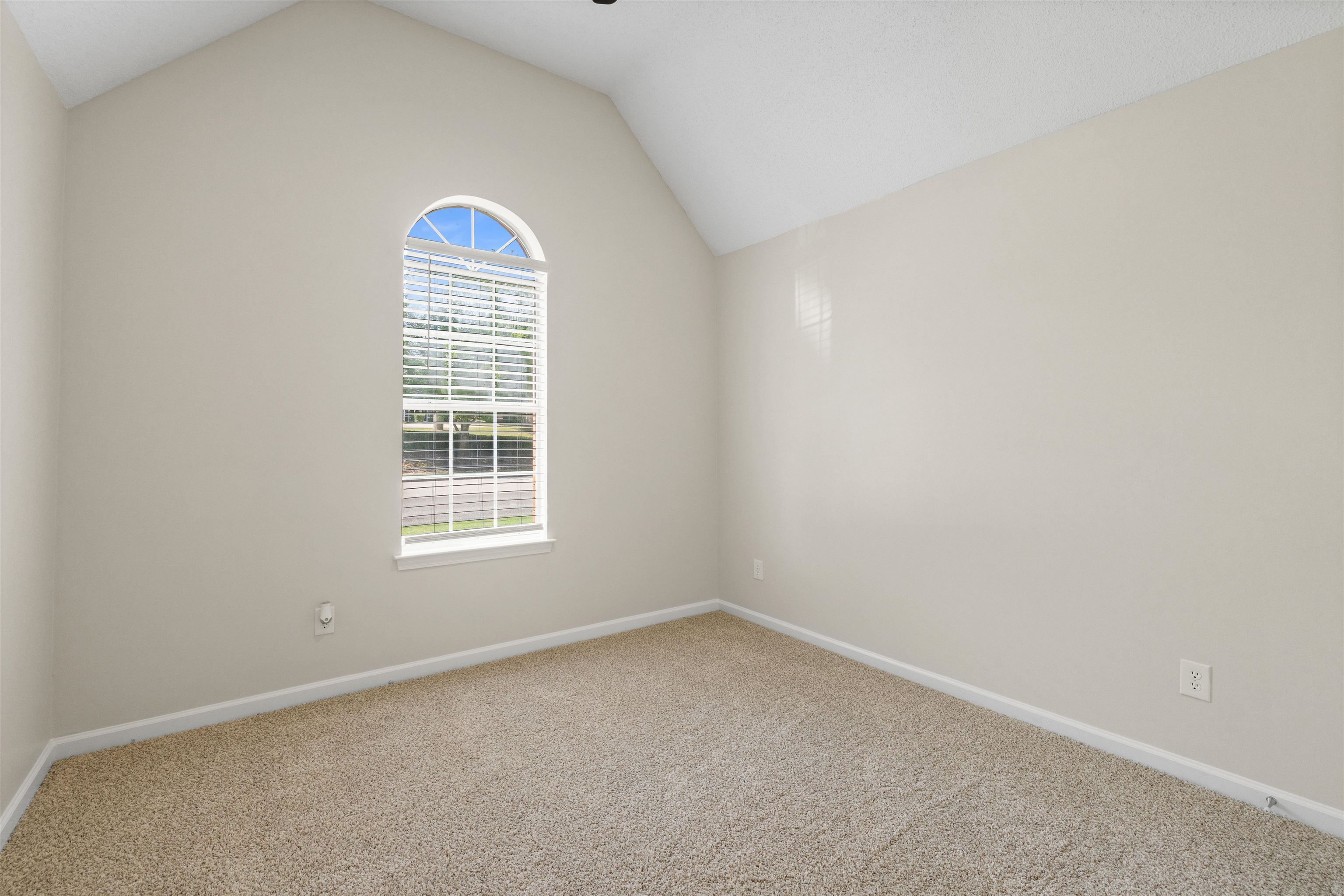 8124 Country Village Dr Property Photo 33