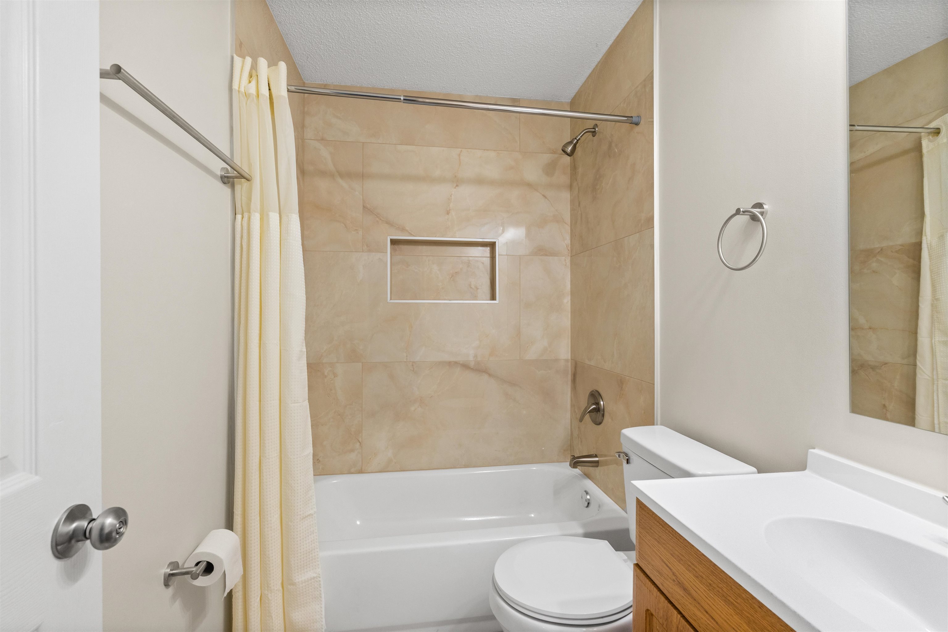 8124 Country Village Dr Property Photo 34