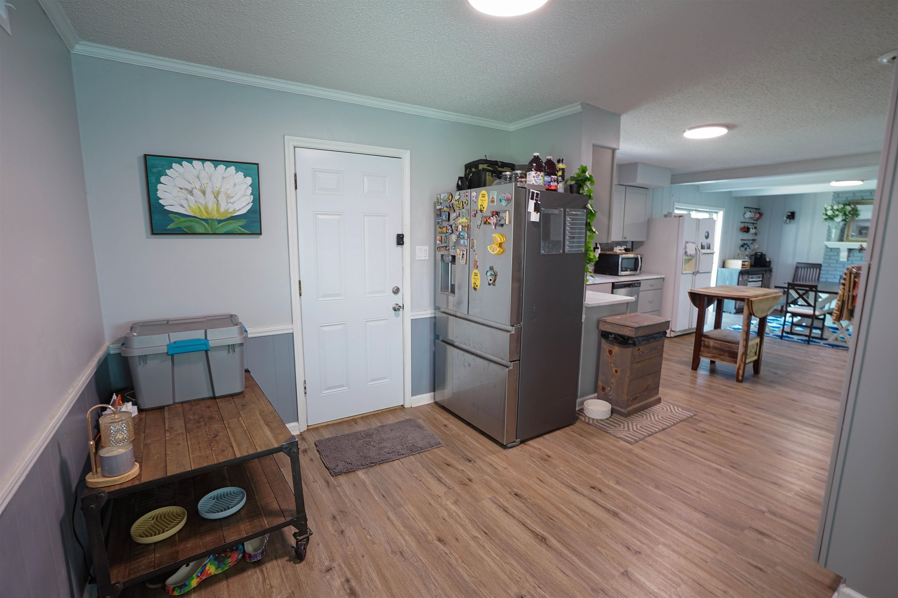 1185 Wheaton St Property Photo 4