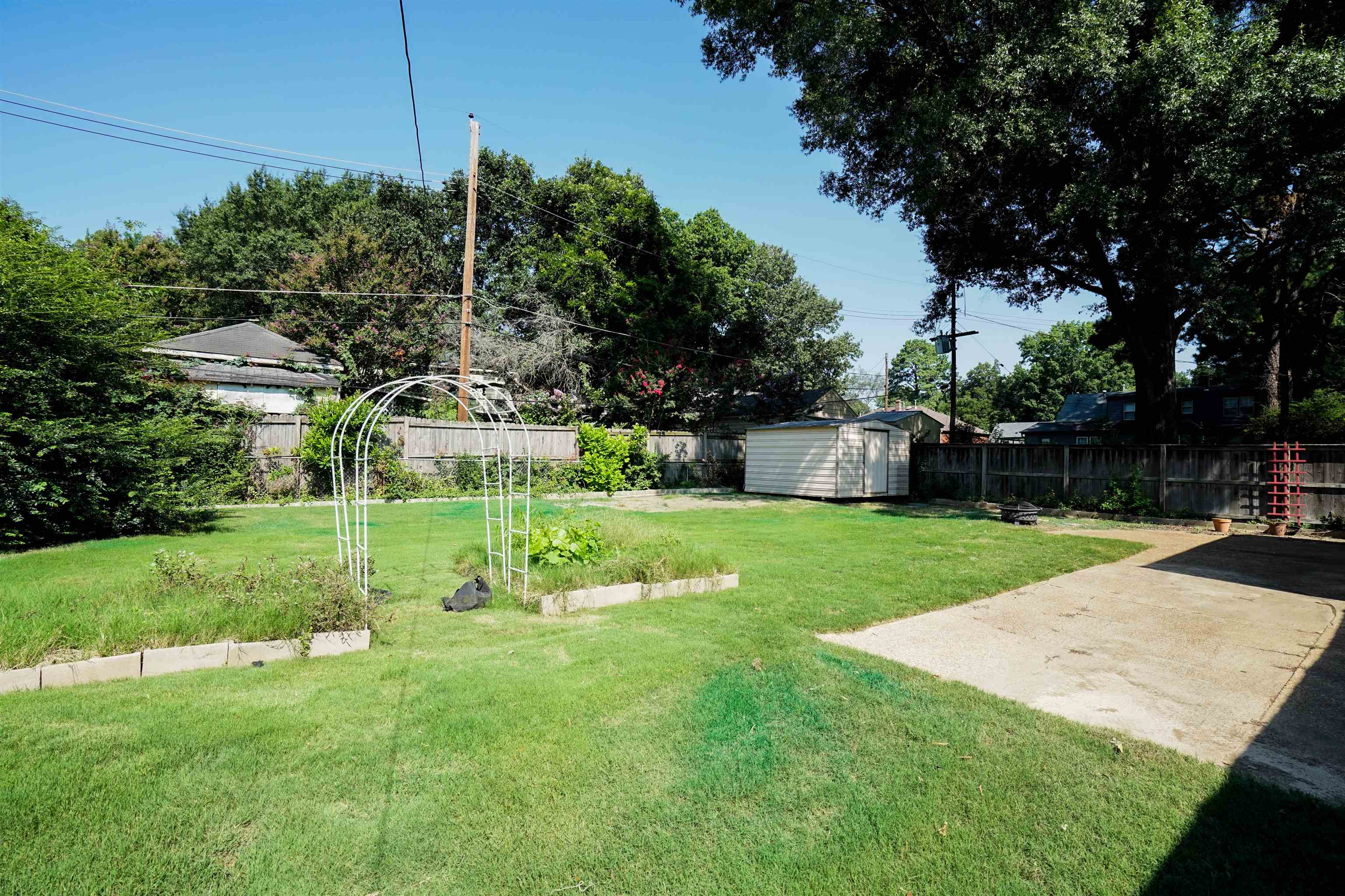1185 Wheaton St Property Photo 16