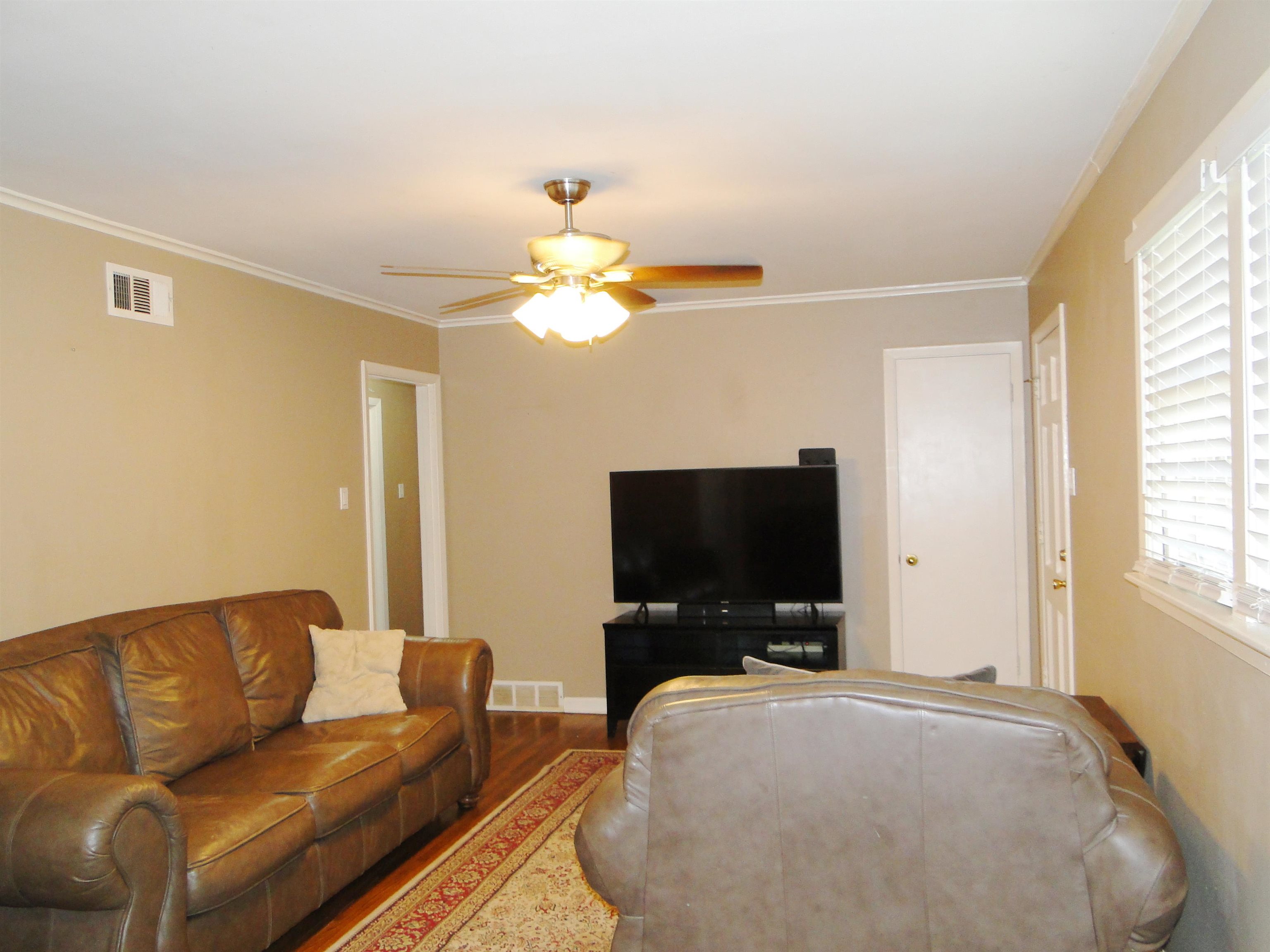 1426 Vera Cruz St Property Photo 6