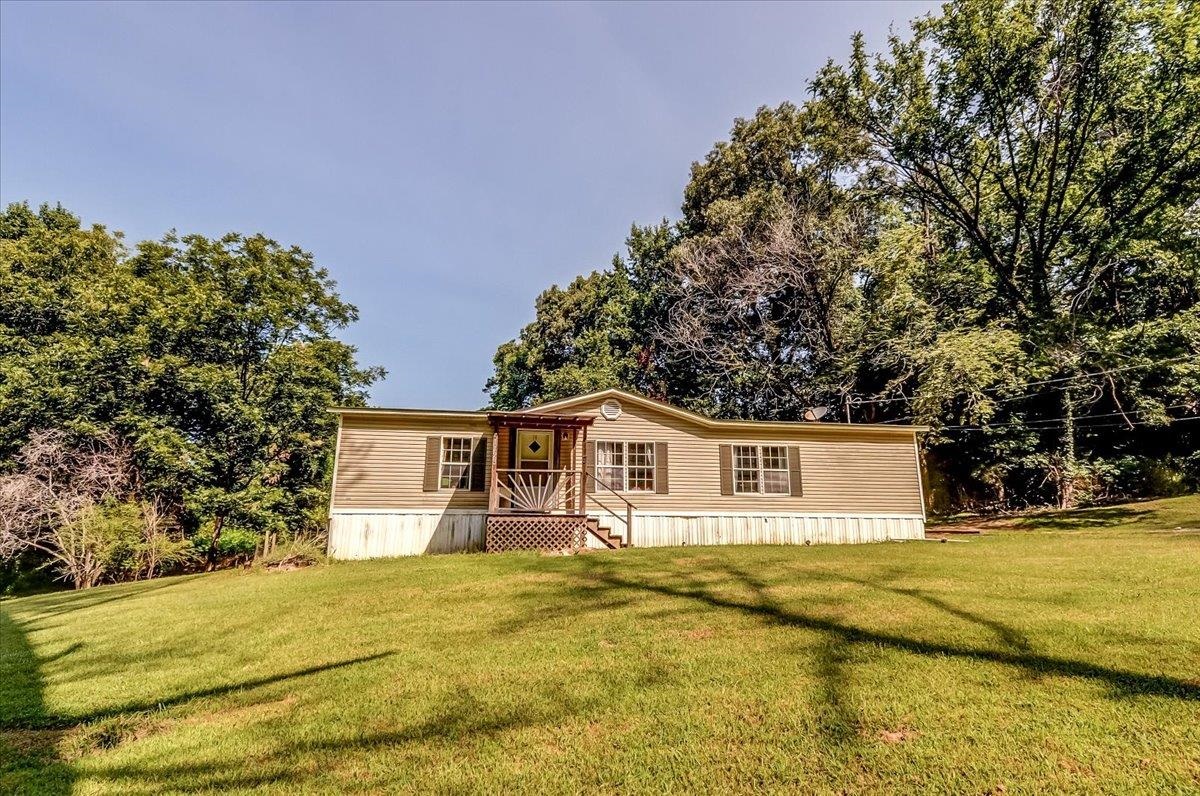 1123 WALNUT RD Property Photo 1