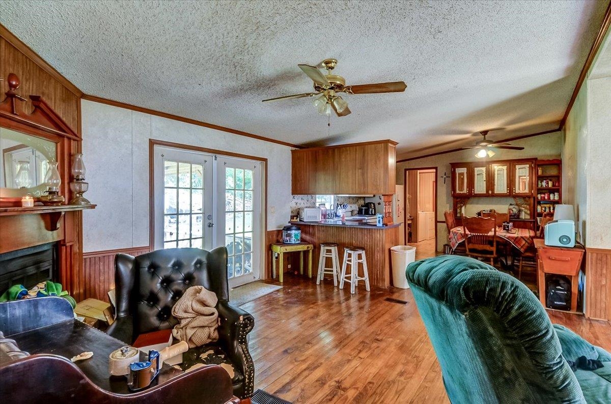 1123 Walnut Rd Property Photo 7