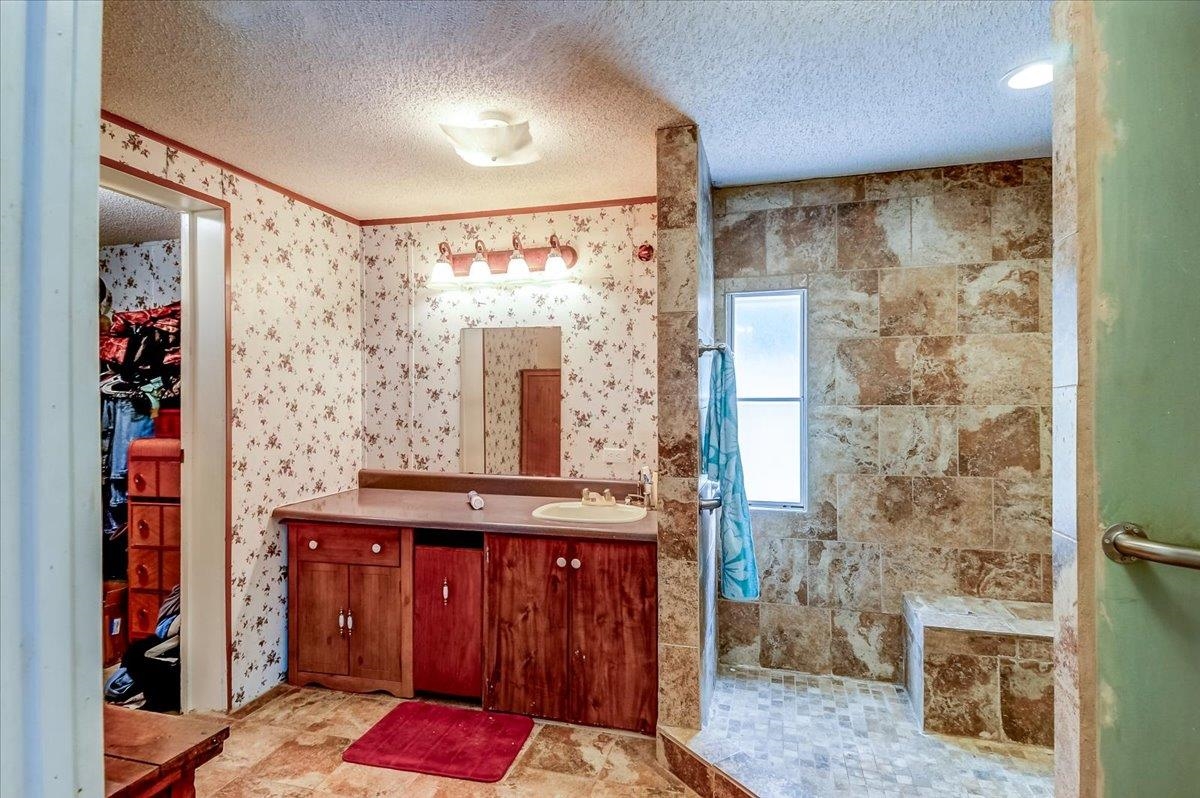 1123 Walnut Rd Property Photo 16