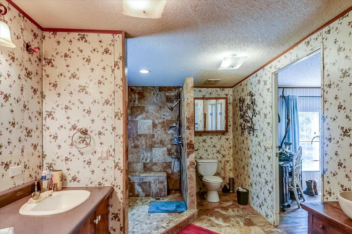 1123 Walnut Rd Property Photo 17
