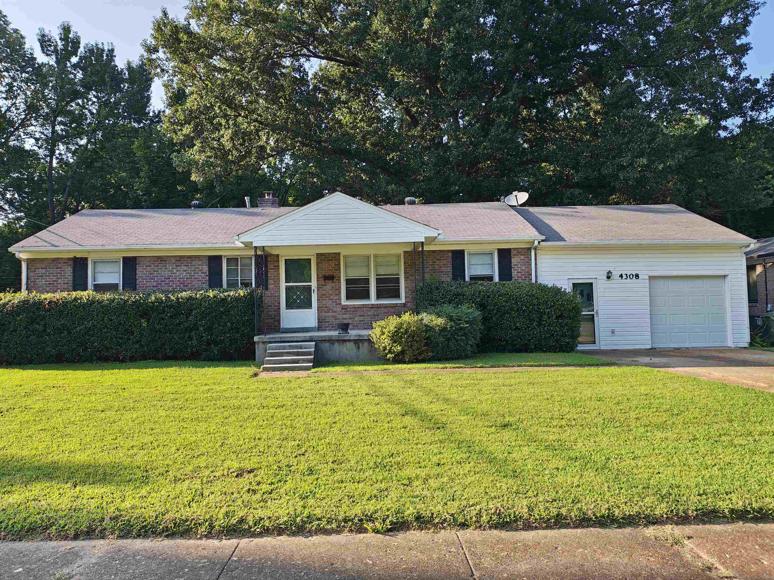 4308 HILLDALE AVE Property Photo 1