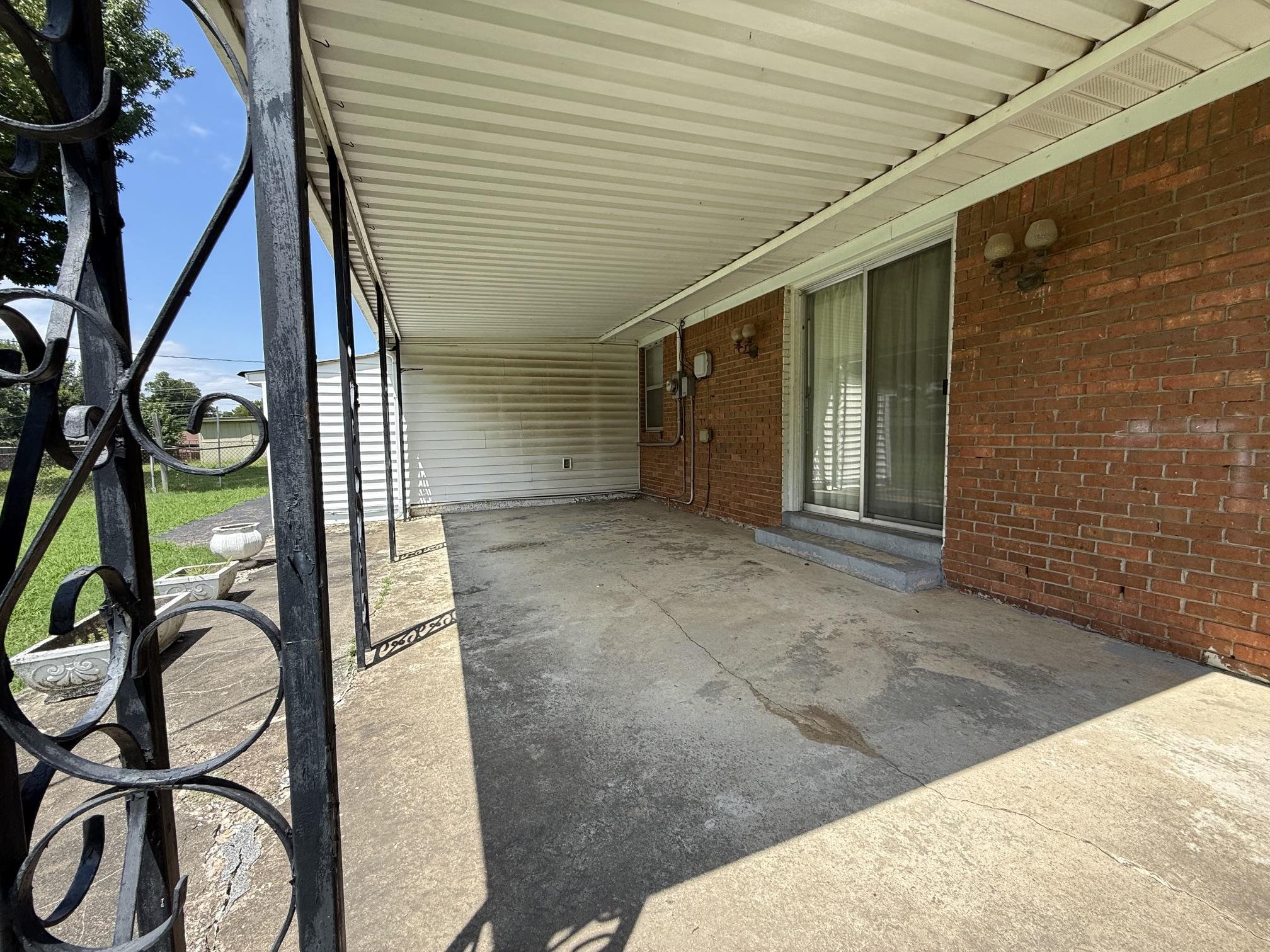 5585 Santa Barbara St Property Photo 25