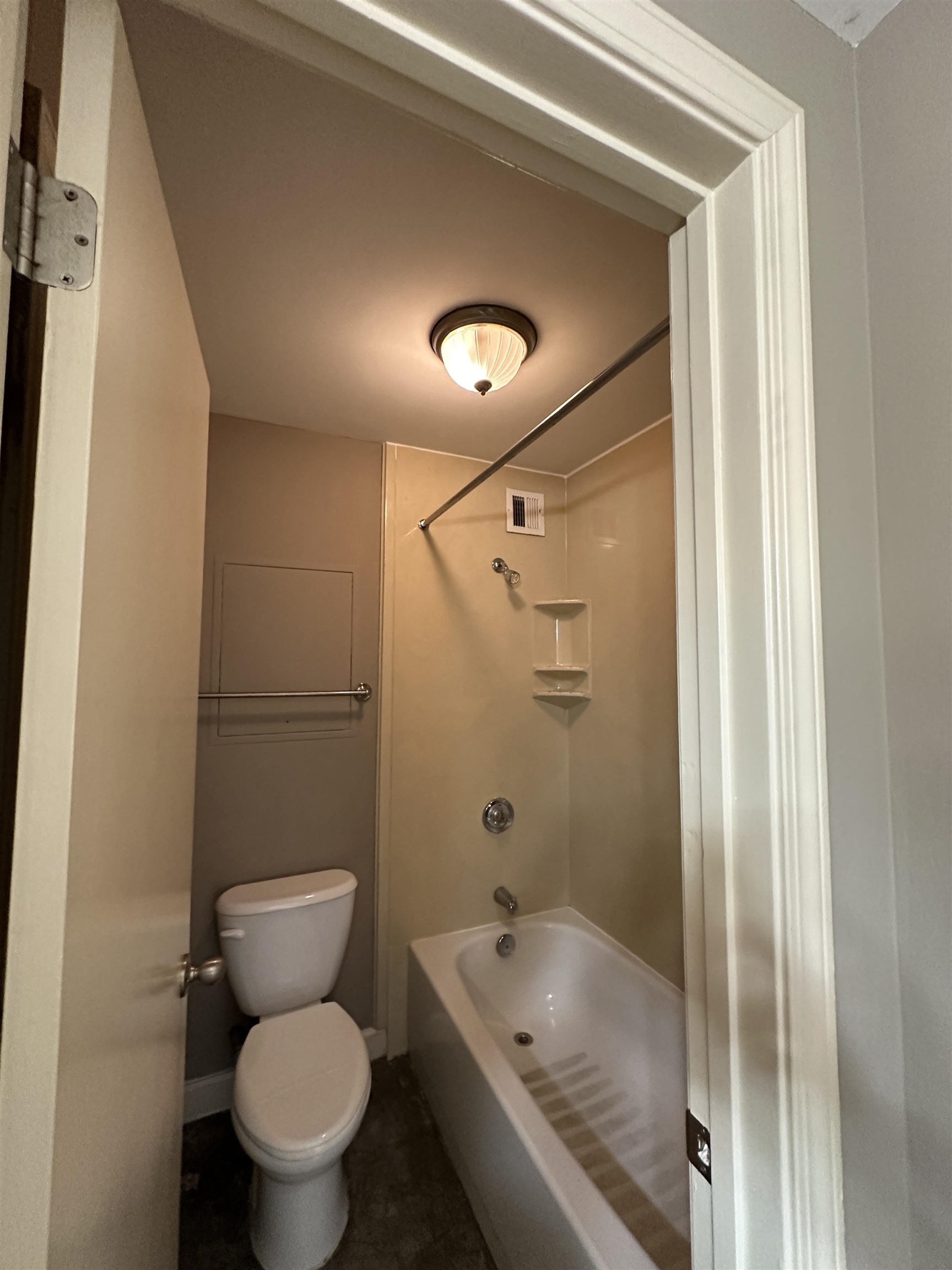109 N Main St 702 Property Photo 12