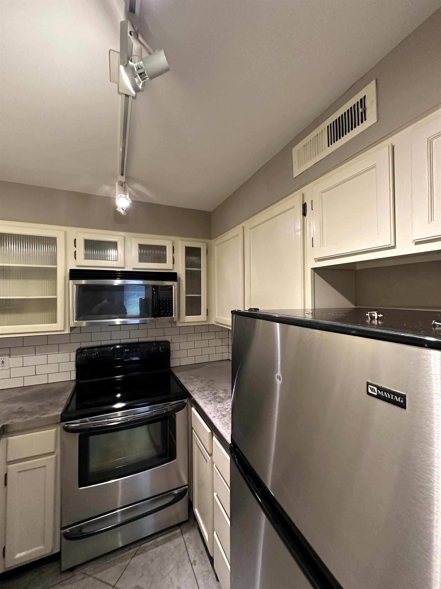 109 N Main St 702 Property Photo 15