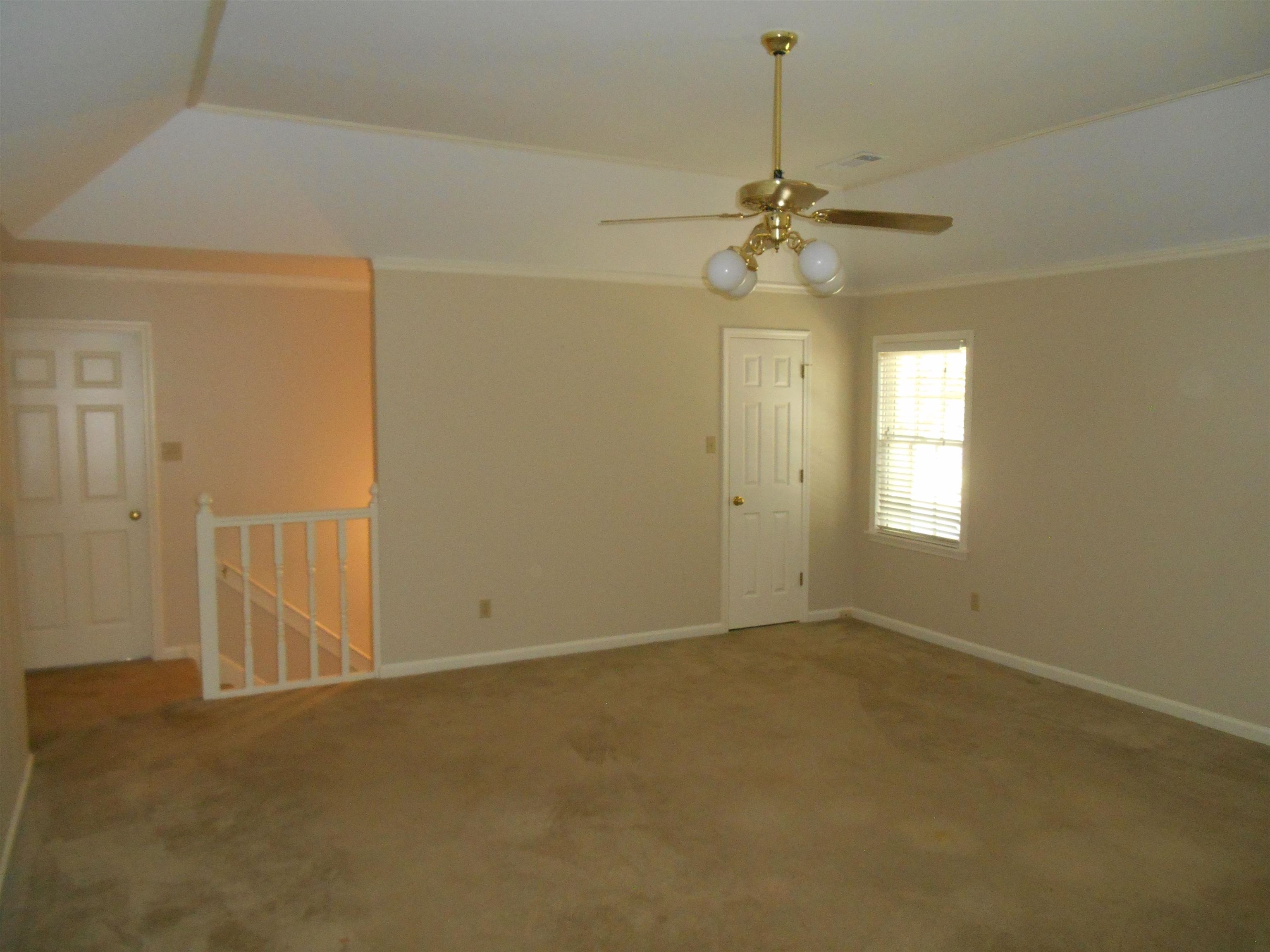 740 Rolling Oaks Ln Property Photo 13