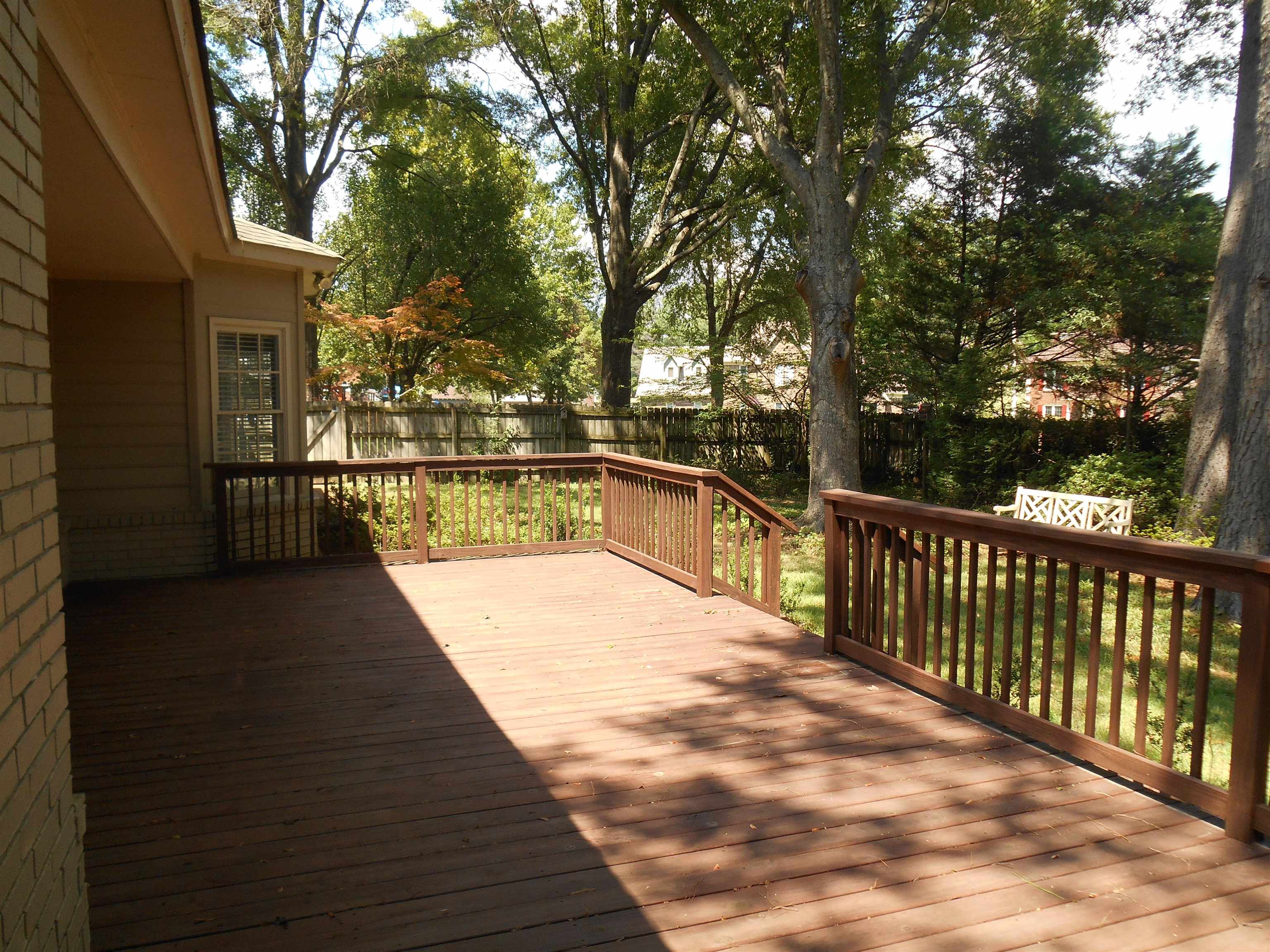 740 Rolling Oaks Ln Property Photo 18