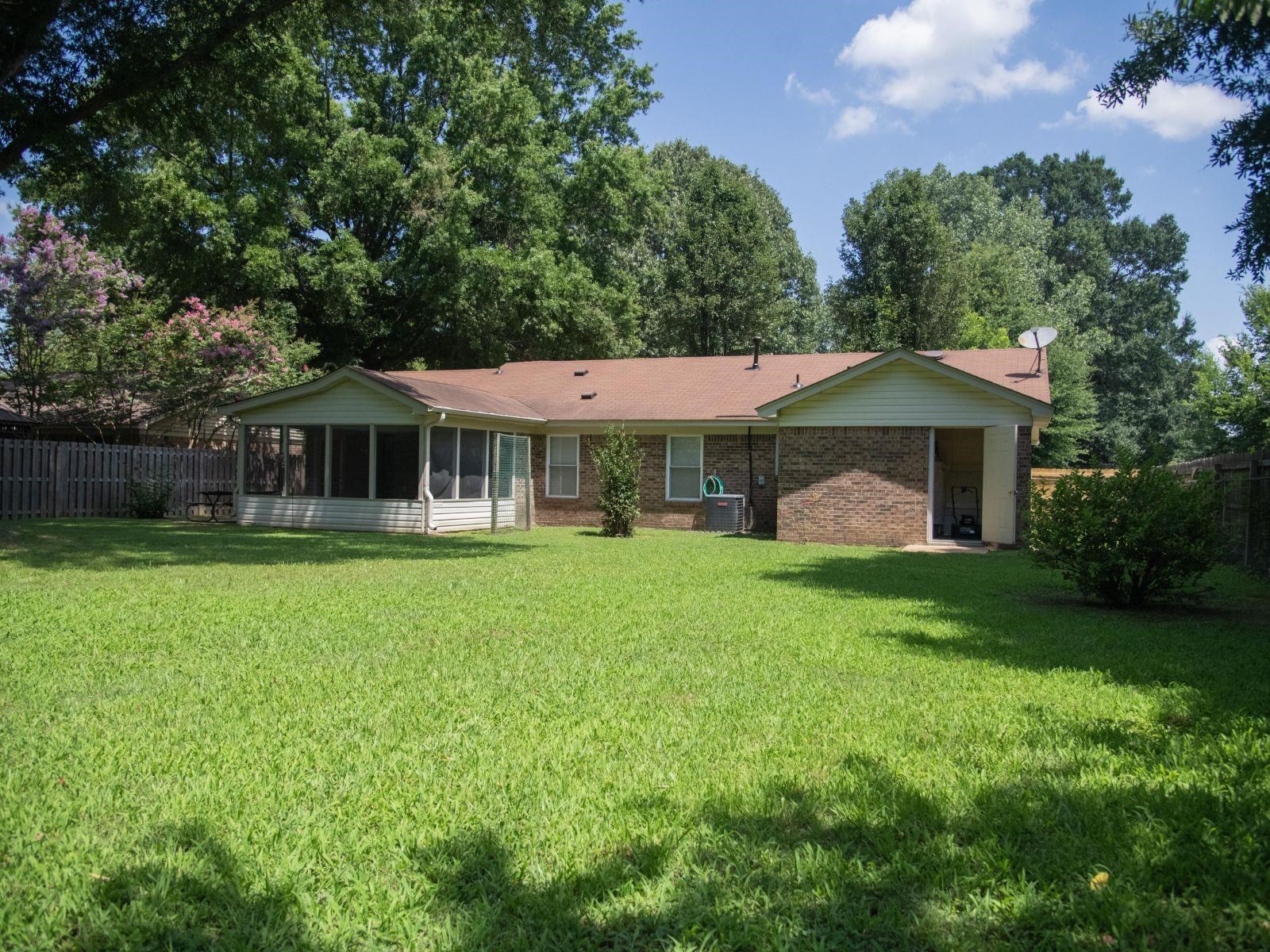 4883 Black Gum Dr Property Photo 2