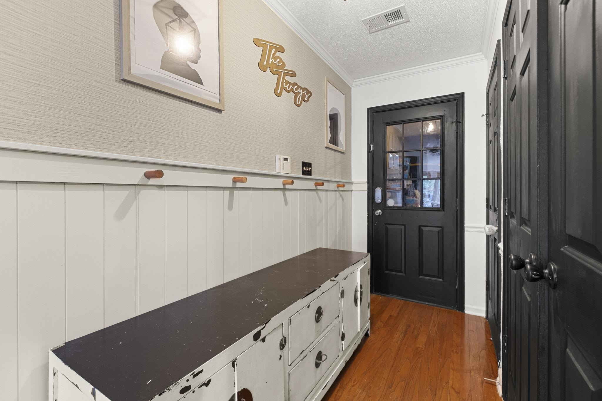 3483 Broadway St Property Photo 8
