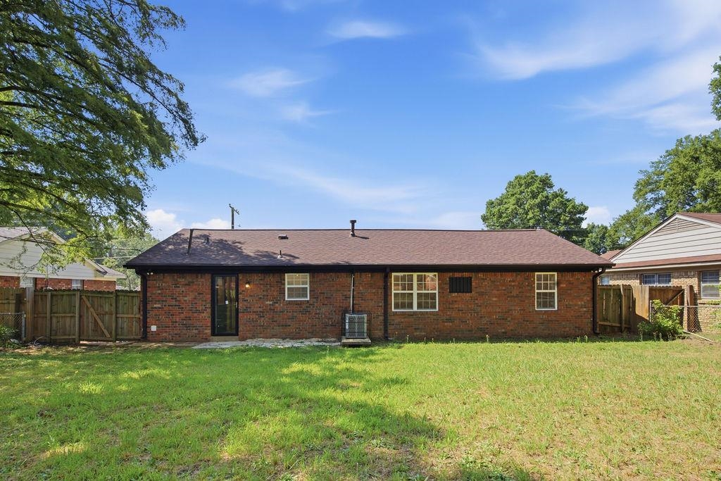 1304 Winfield Rd Property Photo 18
