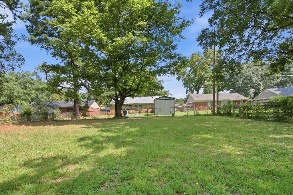 1304 Winfield Rd Property Photo 19